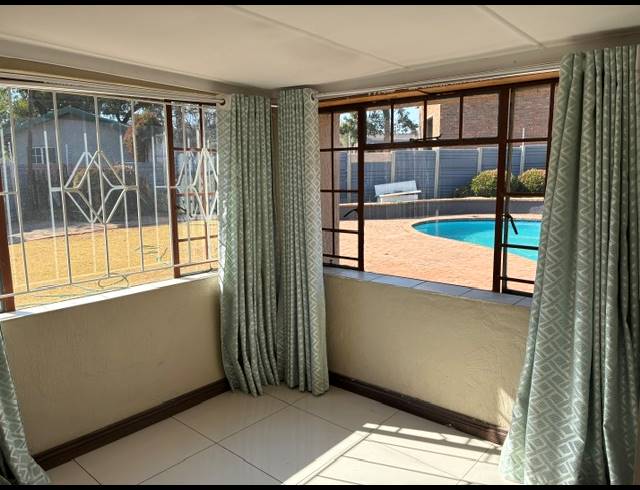 5 BEDROOM HOUSE FOR SALE IN HURLYVALE